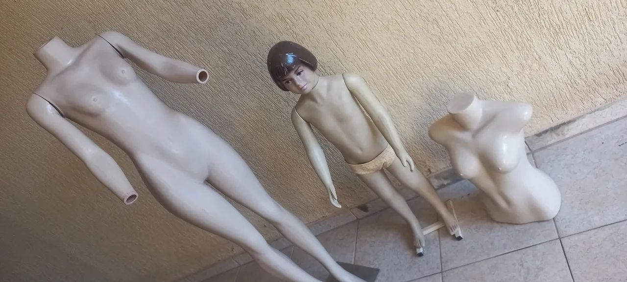 CONJUNTO 3 MANEQUINS EM ESTADO DE NOVOS - Foto 3