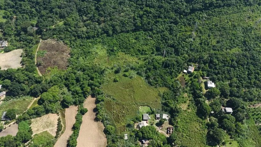 Sitio com agua própria certificada em Piabetá - Foto 5
