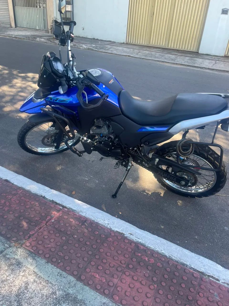 XTZ LANDER 250 2025 - Foto 2