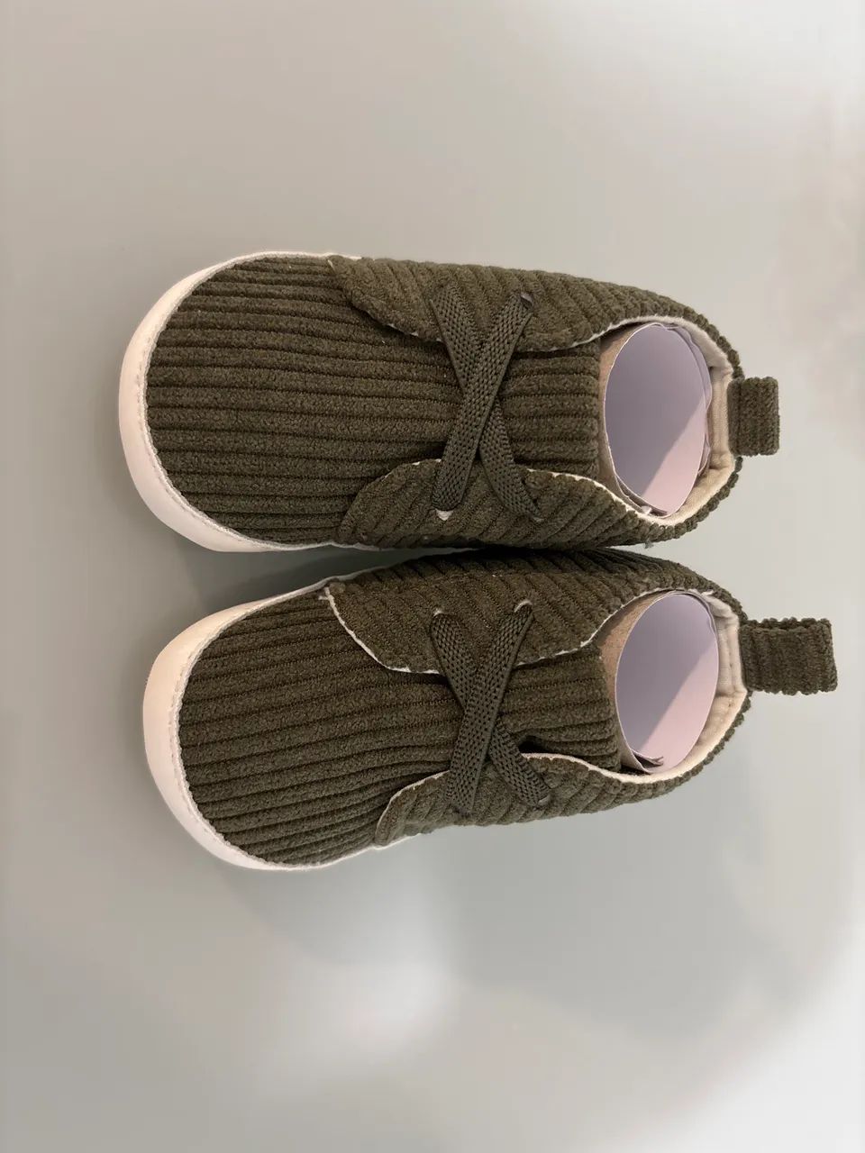 Sapatinho 6-9m CARTERS novo