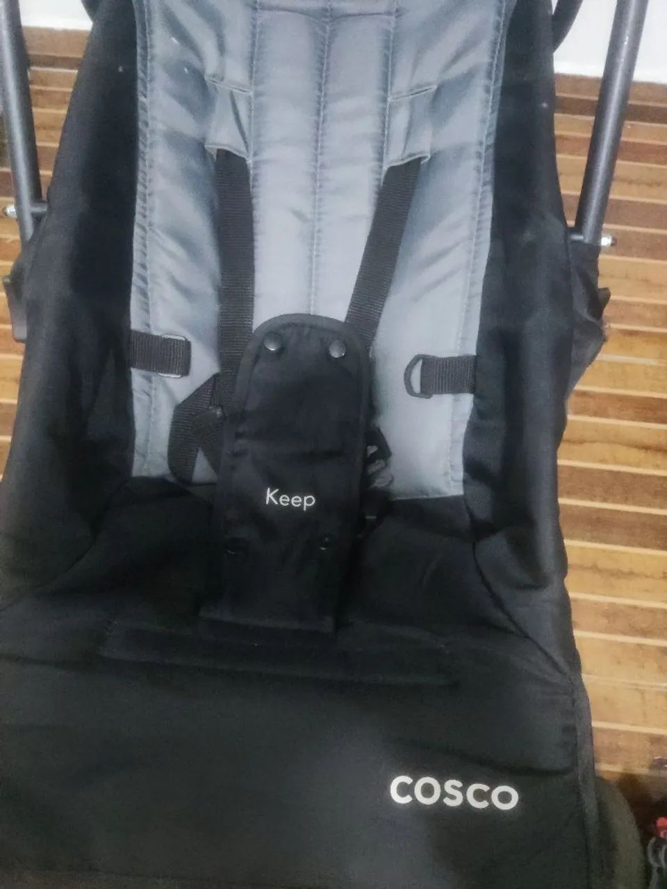 Vendo Carrinho de bebê Cosco Keep - Foto 5
