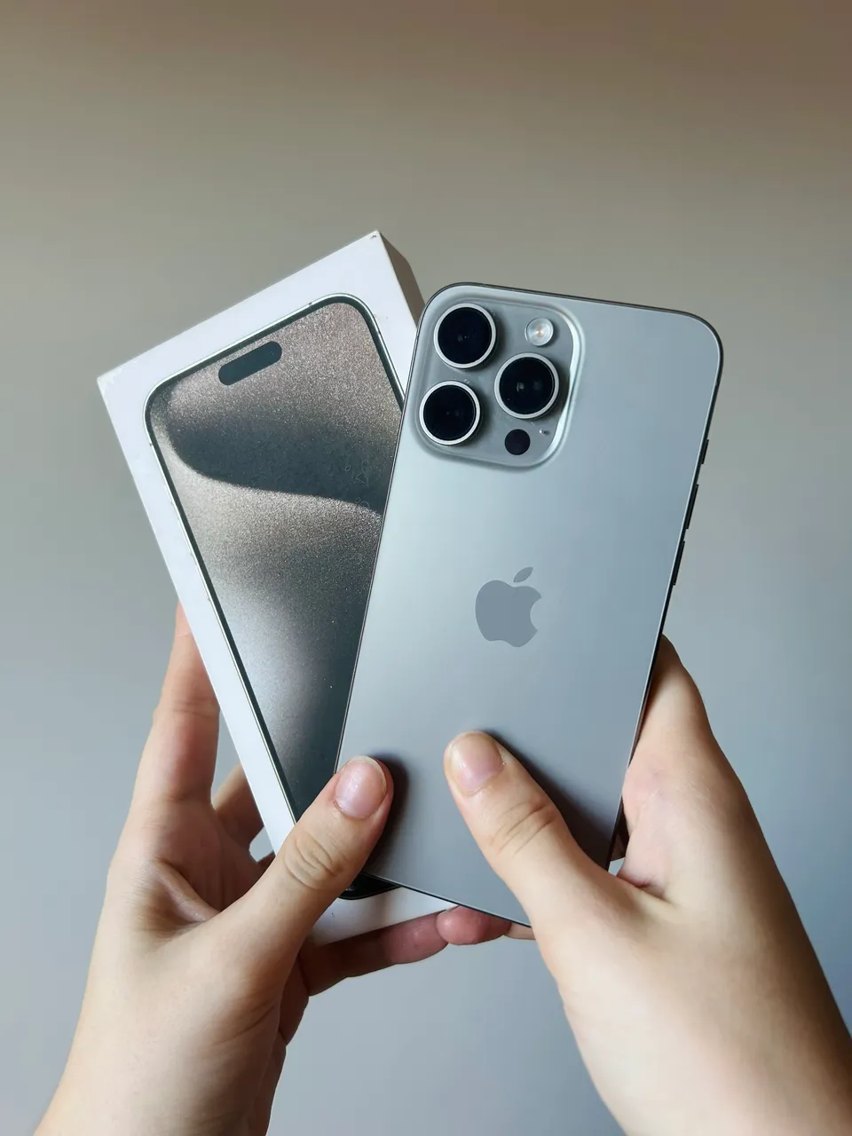 IPHONE 15 PRO MAX 256gb EXCELENTE - Celulares e Smartphones