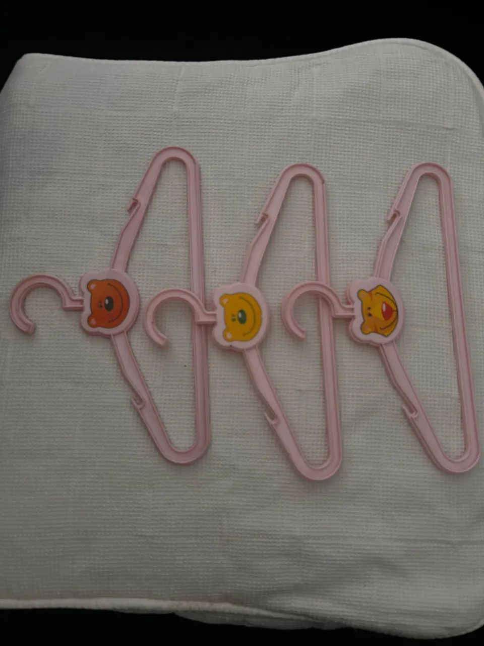 Cabide infantil com desenho