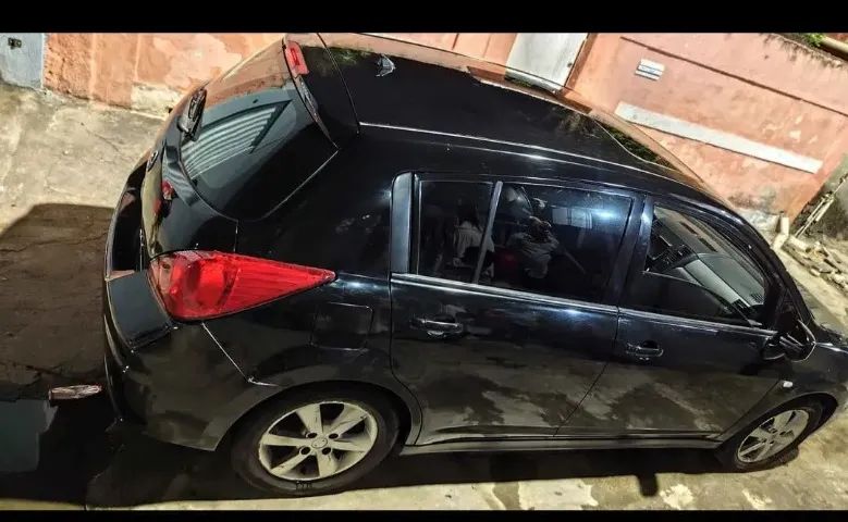 Nissan Tiida SL 1.8 AT 2011