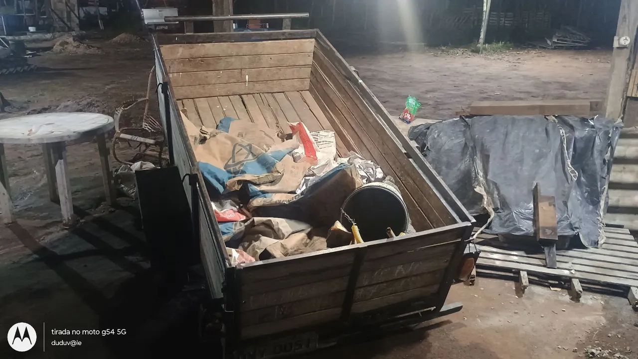 Vende-se carroça com reboque e emplaca... - Foto 2