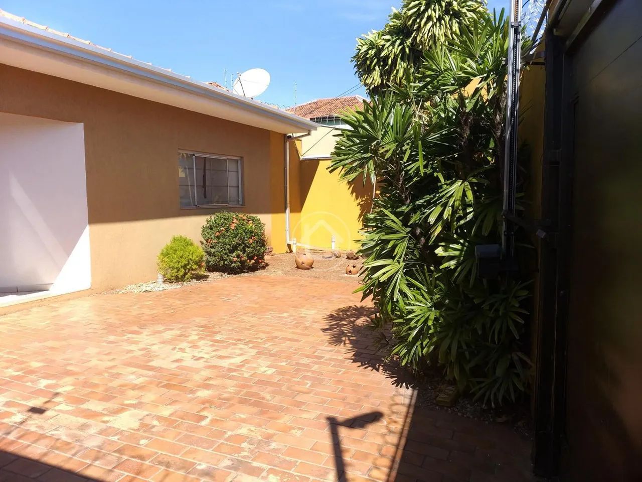 INCRÍVEL CASA 4 QUARTOS SENDO 1 SUÍTE - Foto 3