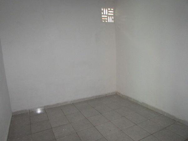 Casa com 1 quarto - Bairro Cidade Jardim em Goiânia - Foto 13