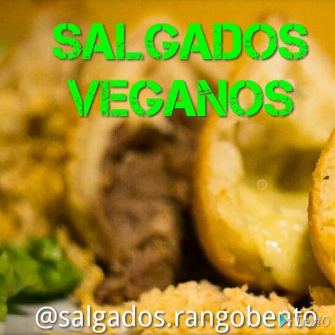 Salgados veganos e tradicional