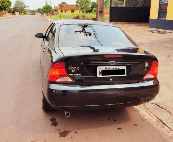 Ford Focus Sedan 2.0 16V 2003 126CV - Foto 5
