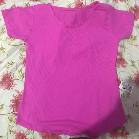 Vendo duas blusas de academia - Foto 2