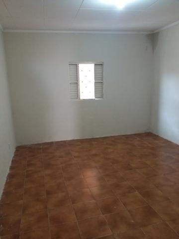 Vende-se casa bem localizada - Foto 4