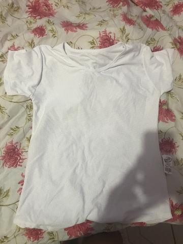 Vendo duas blusas de academia - Foto 4