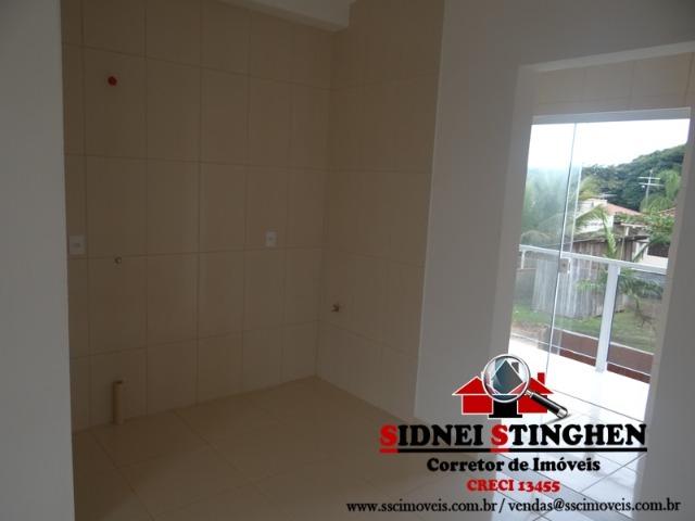 Apartamento 03 dormitórios sendo 01 suíte, pertinho do mar - Foto 11