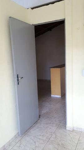 QNM 34 casa 2 quartos mai sobrado nos fundos com duas residencias - Foto 6