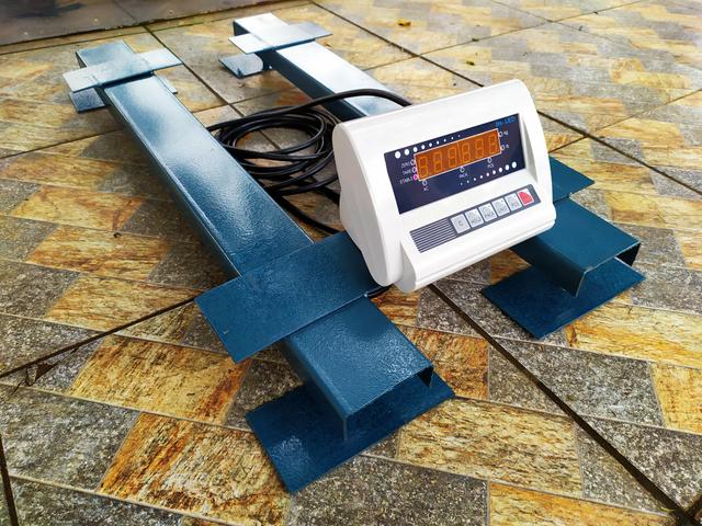 Balança de gado Barra de pesagem 3000 kg Bateria/Led vermelho Brete / Gaiola/ Tronco - Foto 4
