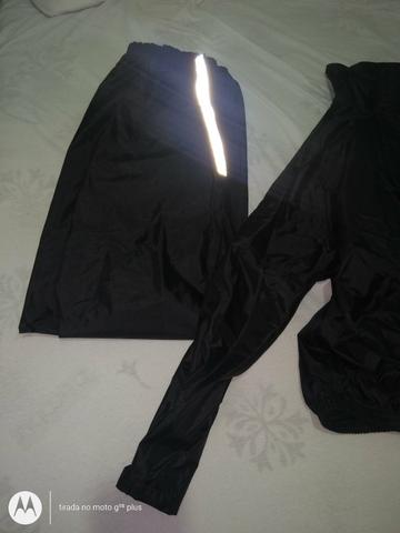 Capa de chuva e botas pouco uso! - Foto 2
