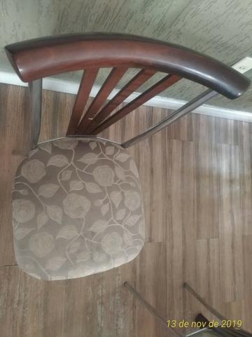 Conjunto de Mesa com 6 Cadeiras