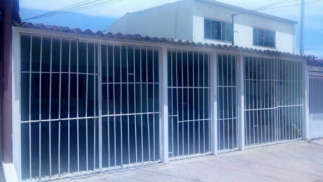 Vendo casa na qno 03 conj B -03 quartos