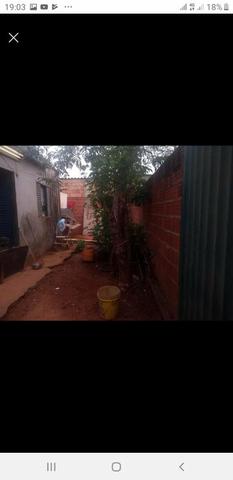 Vendo casa ou troco em outra aceito carro e volta em dinheiro