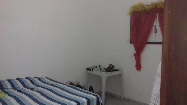 Vendo casa 2/4 sendo 1 suite com dependência completa e quintal e garagem coberta - Foto 3