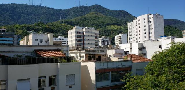 Edifício Elizabeth | Cobertura Linear na Tijuca de 4 quartos com suíte | Real Imóveis RJ