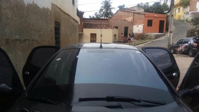 Carro peugeot ano 2002 - Foto 2