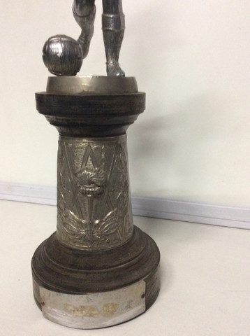 Troféu antigo  futebol  - Foto 5