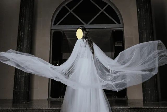 Vestido de Noiva com Capa 