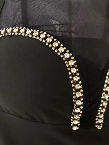 Vestido preto com strass (P) - Foto 2