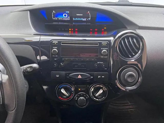 TOYOTA ETIOS HB XS 1.5 MANUAL - Foto 7