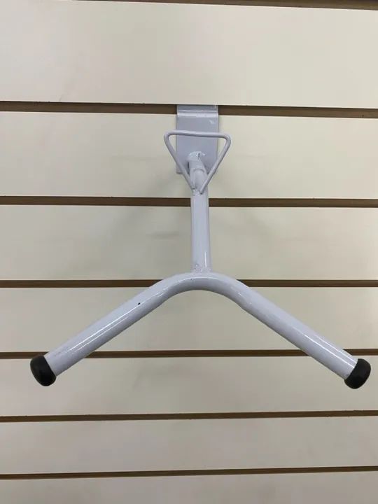 Suporte para capacete na cor branca  - Foto 2