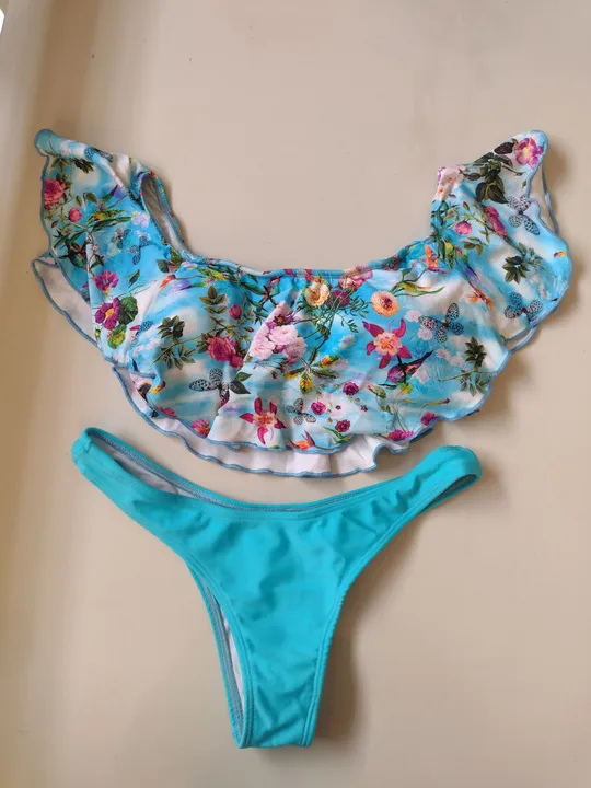 Biquíni floral com babado