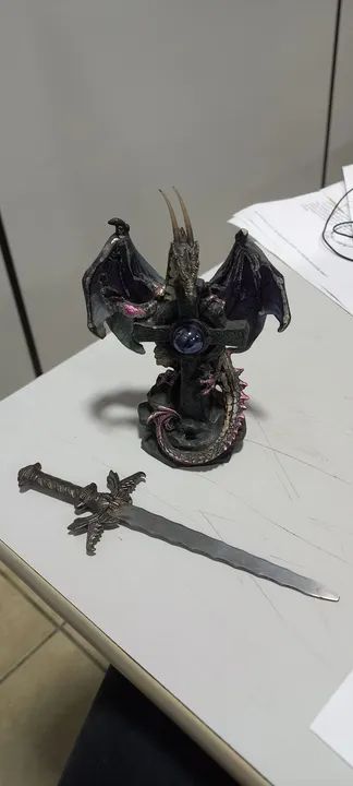 Dragão com Espada. - Foto 4