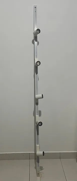 Trilho com 5 spot branco , tamanho 2,00cm  - Foto 5