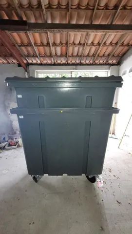 Container 700 e 240 litros Lar plasticos 