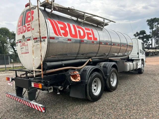 Mercedes Benz 2425 6x2 com tanque - Foto 5