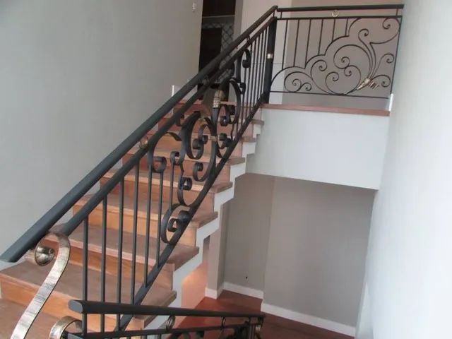 Corrimão em Ferro Forjado Exclusivos e Sob Medidas na CasaDeFerro - Foto 2