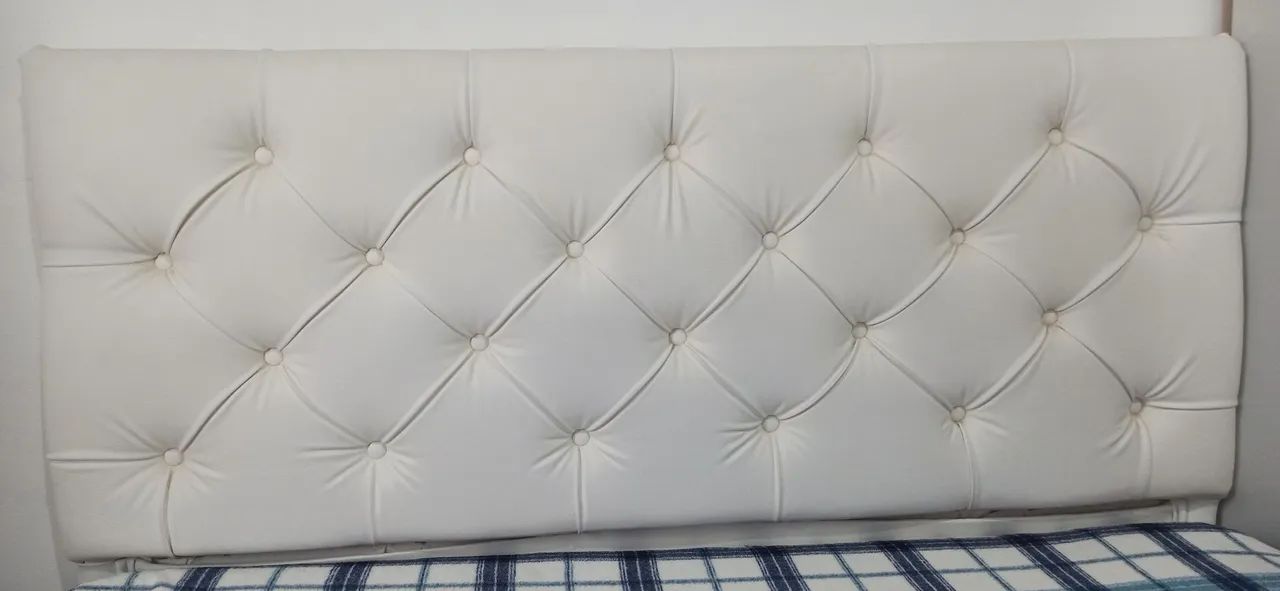 Cabeceira de Cama em Courino