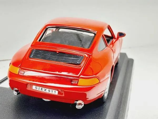 Miniatura Porsche 911 Carrera 1993 Burago 1/24 (Base+Acrílico) - Foto 6