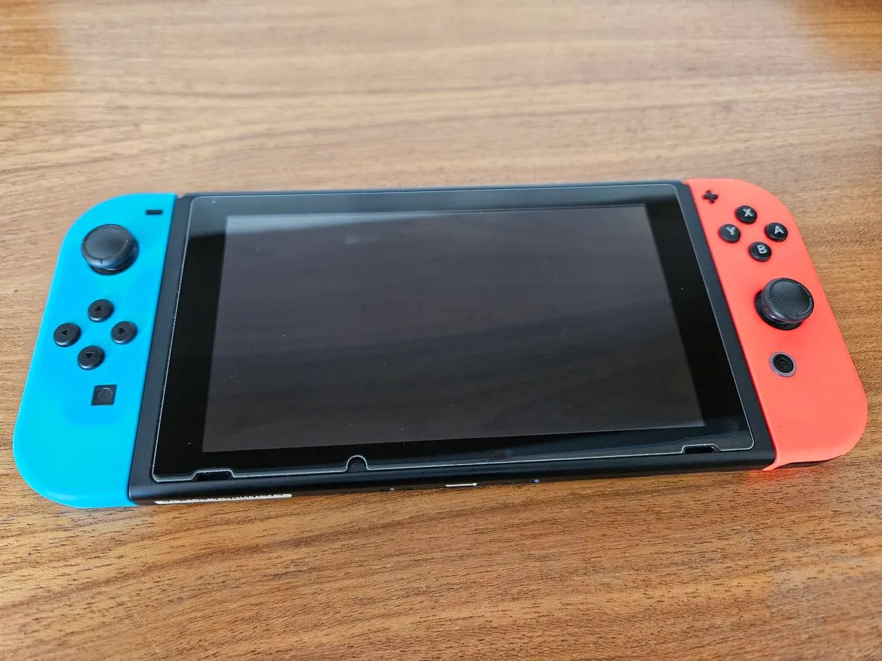 Nintendo Switch V1 em excelente estado de conservação.