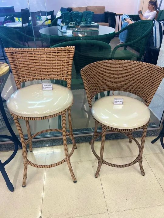 Banquetas em fibra sintética altura de cadeira 50 cm 260 cada   - Foto 3