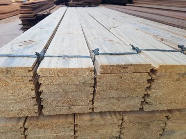 Assoalho de Pinus comum 