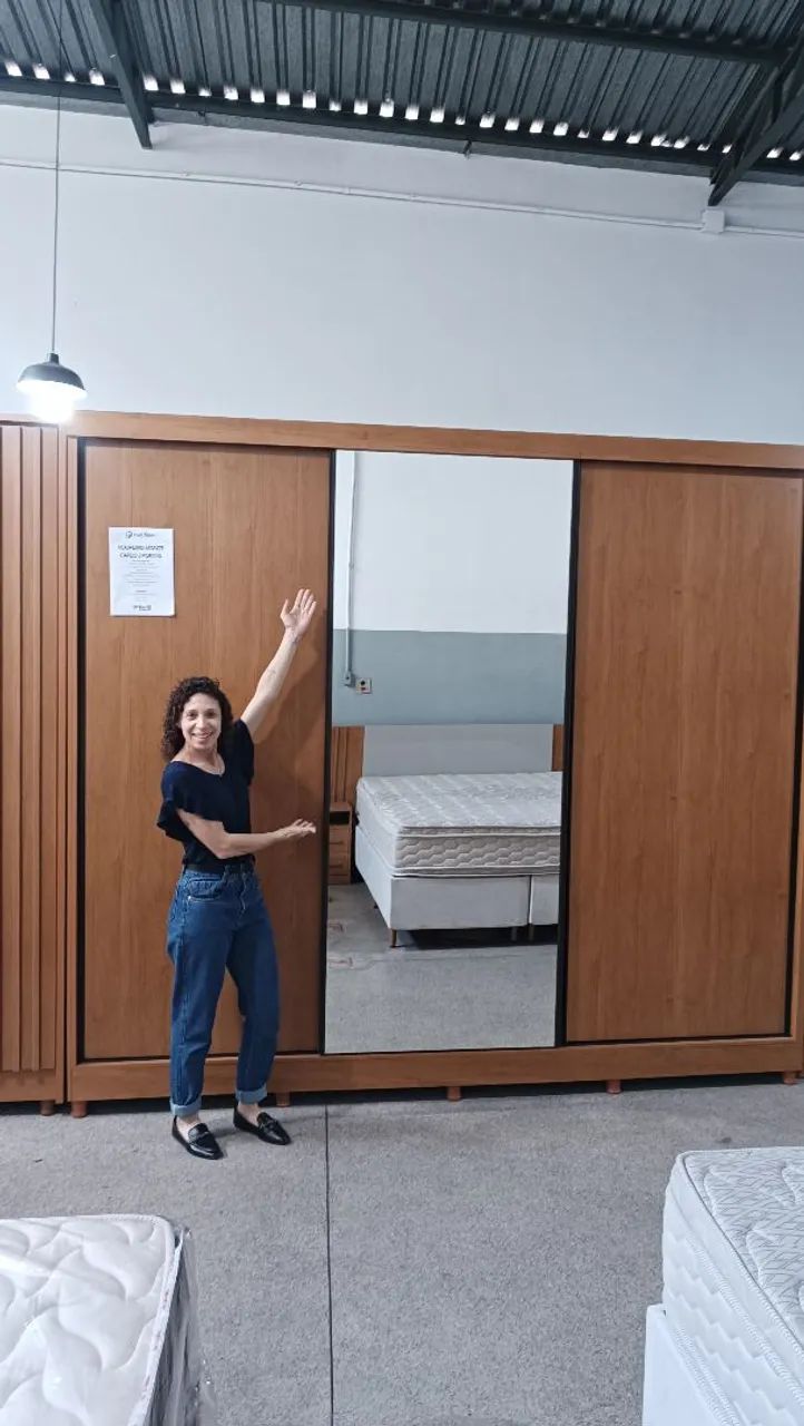 Guarda roupas com espelho 2,80m portas de correr com gavetas  - Foto 3