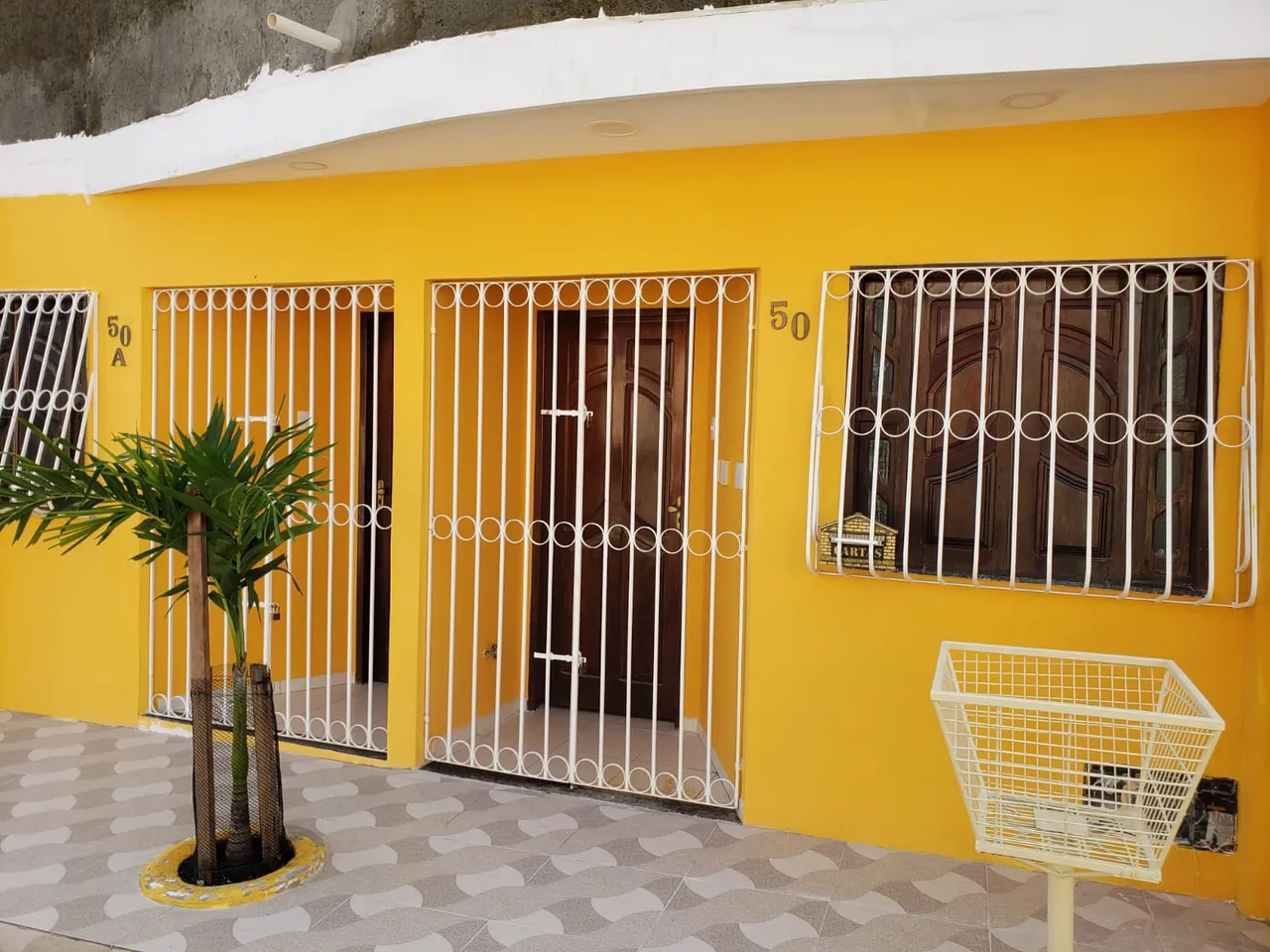 ALUGA-SE CASA 01 QUARTO