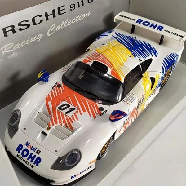 MINIATURA UT MODELS PORSCHE 911 GT 1 número 01 - RACING COLLECTION