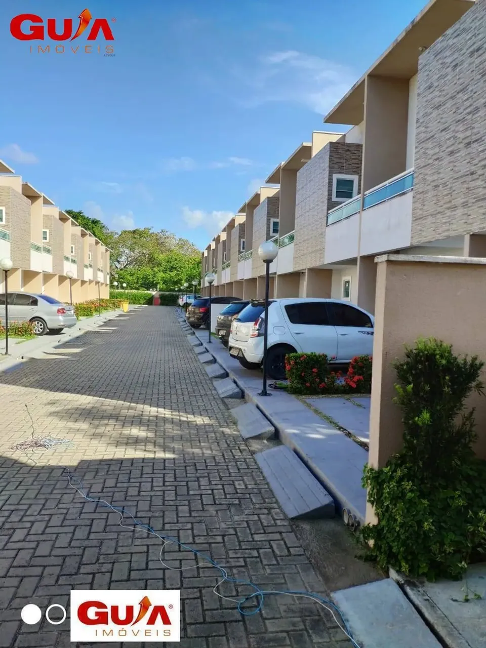 Casas com 02 suítes com móveis projetados