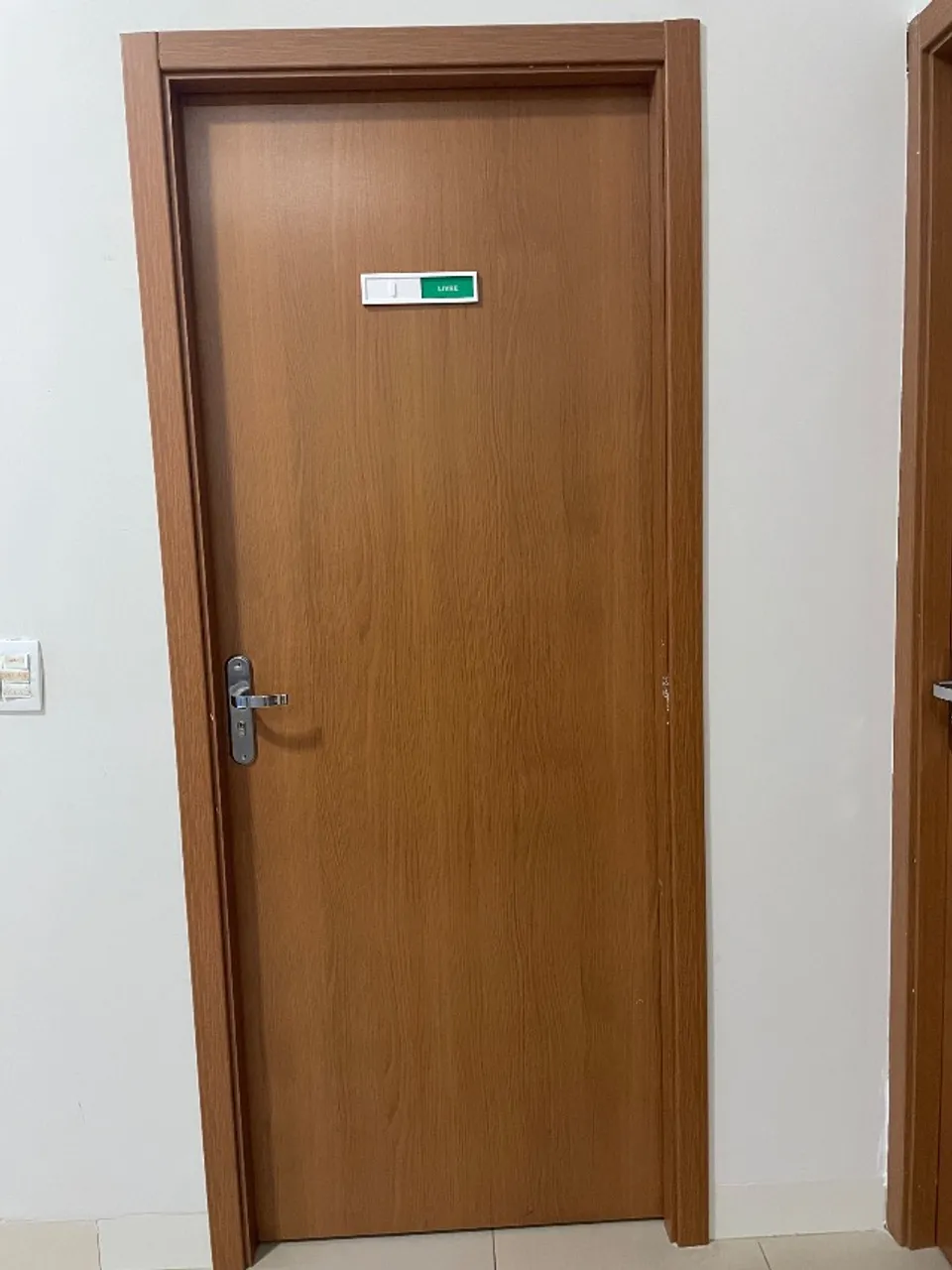Vendo duas portas mogno lisa