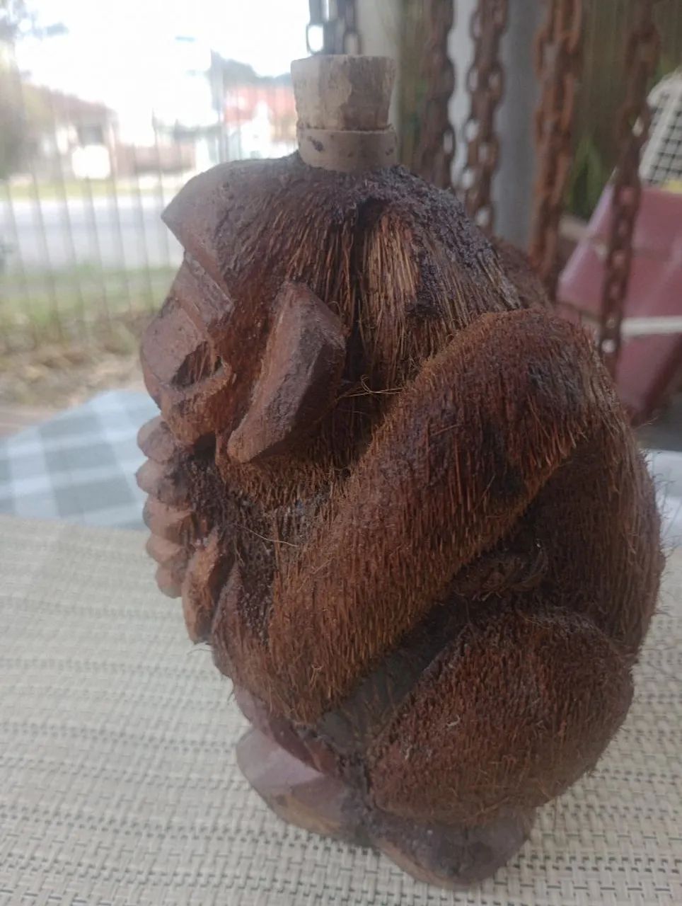Escultura de coco artesanal em forma de garrafa... - Foto 4
