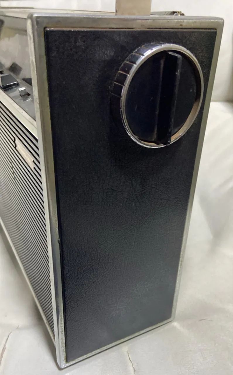 Rádio Antigo Philco Ford 9 faixas ótimo estado DEFEITO  - Foto 2