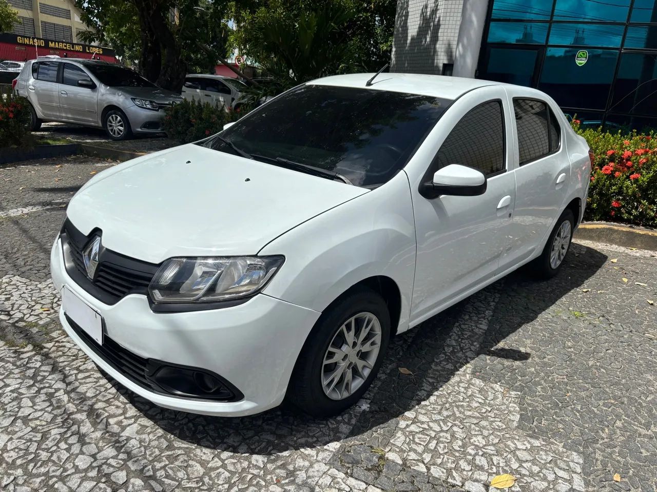 Vendo Logan Authentique 2018 Completo - Ótimo Estado! Valor 39.990,00 - Foto 2